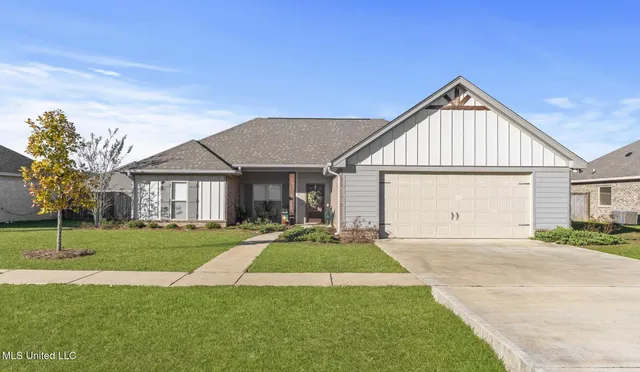 $274,900 | 30 Castlewoods Way, Petal, MS 39465