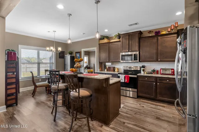 $269,500 | 30 Castlewoods Way, Petal, MS 39465