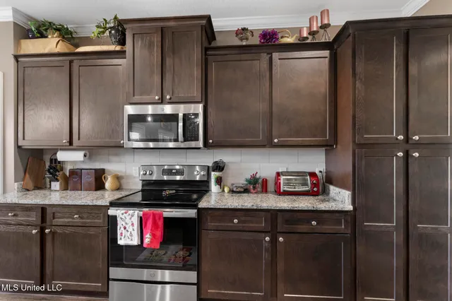 $269,500 | 30 Castlewoods Way, Petal, MS 39465