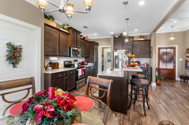 $269,500 | 30 Castlewoods Way, Petal, MS 39465