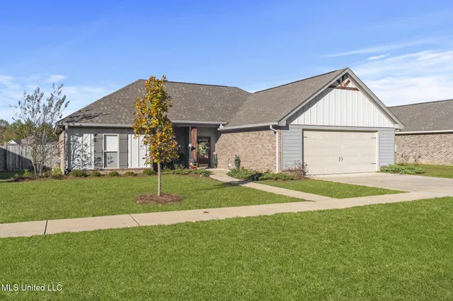 $274,900 | 30 Castlewoods Way, Petal, MS 39465