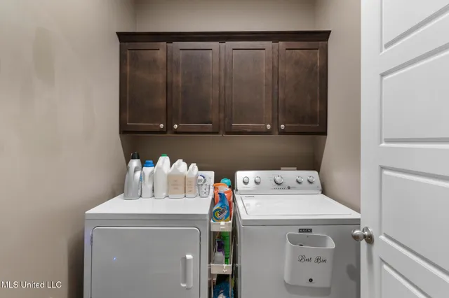 $269,500 | 30 Castlewoods Way, Petal, MS 39465