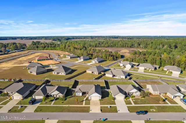 $274,900 | 30 Castlewoods Way, Petal, MS 39465