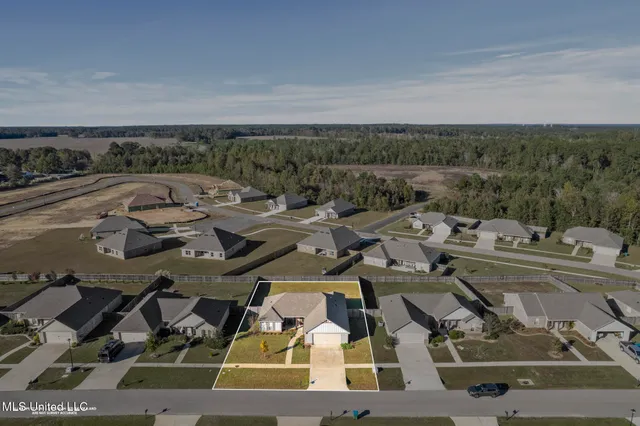 $274,900 | 30 Castlewoods Way, Petal, MS 39465