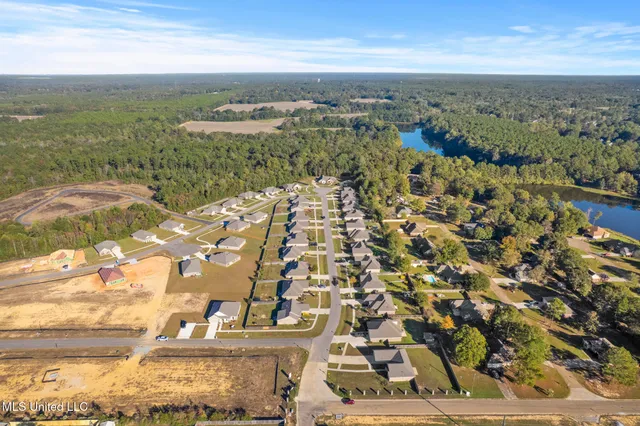 $274,900 | 30 Castlewoods Way, Petal, MS 39465