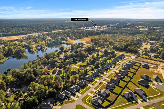 $269,500 | 30 Castlewoods Way, Petal, MS 39465