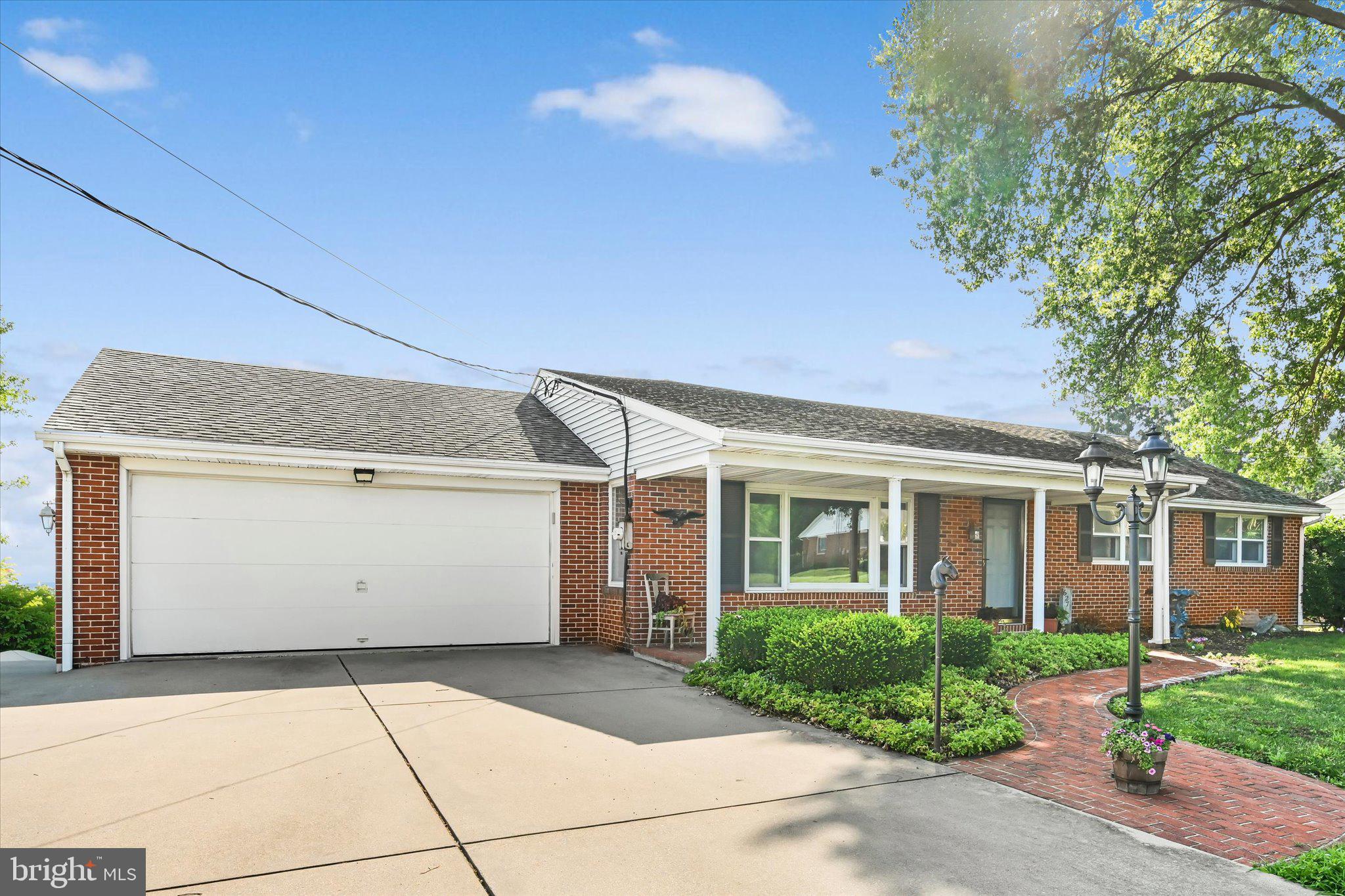 627 Pine Hill Road Lititz, PA 17543 - Photo 3 of 48