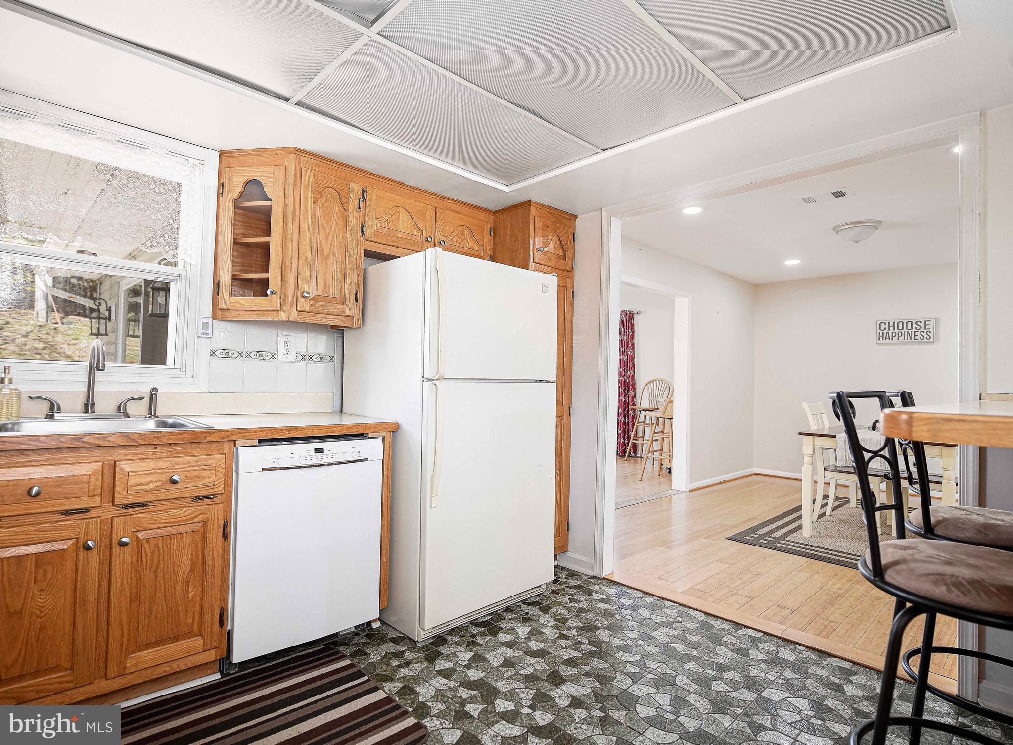 807 Ferguson Road Joppa, MD 21085 - Photo 14 of 44 Kitchen - oak cabinetry