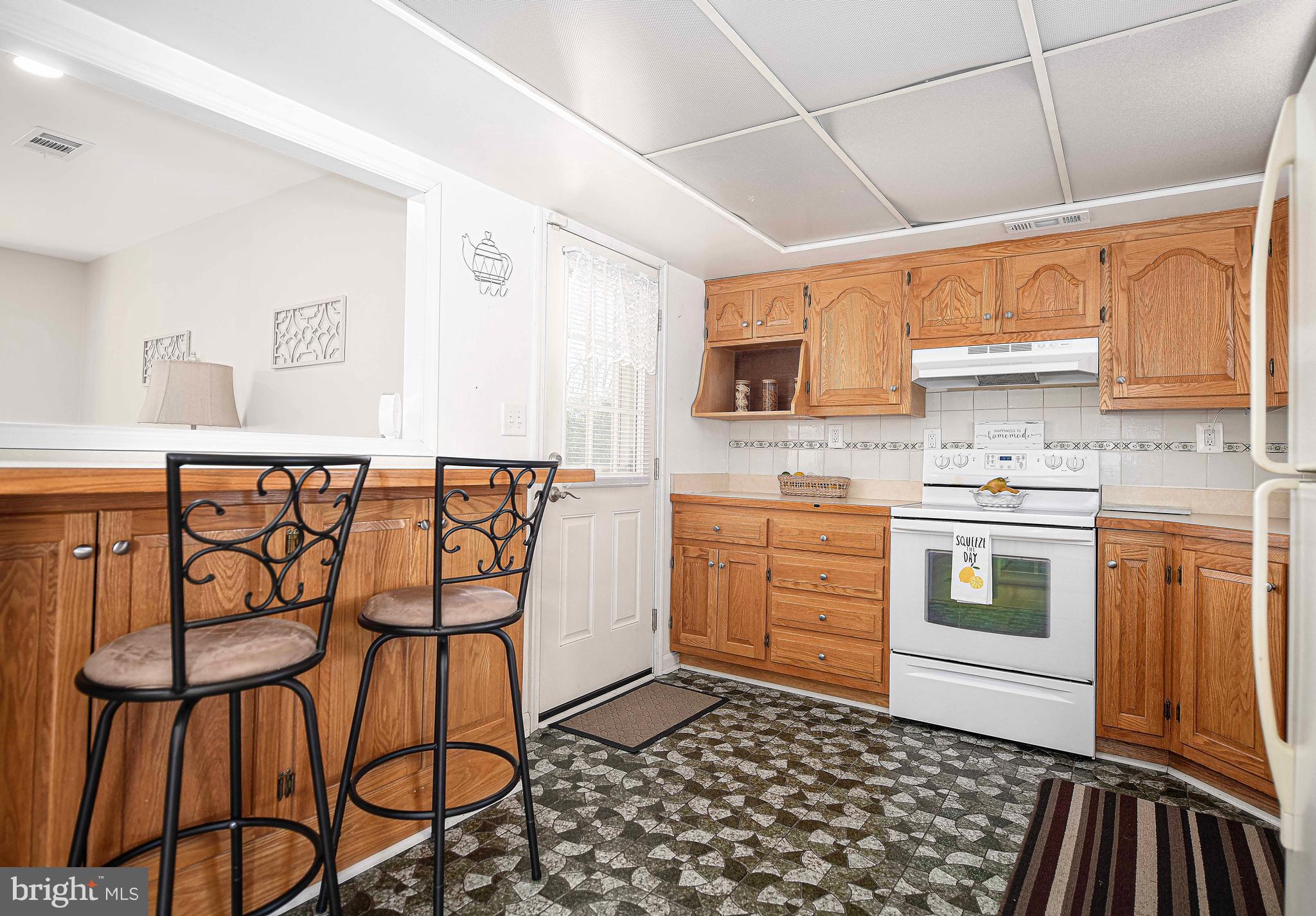 807 Ferguson Road Joppa, MD 21085 - Photo 15 of 44 Breakfast bar seating