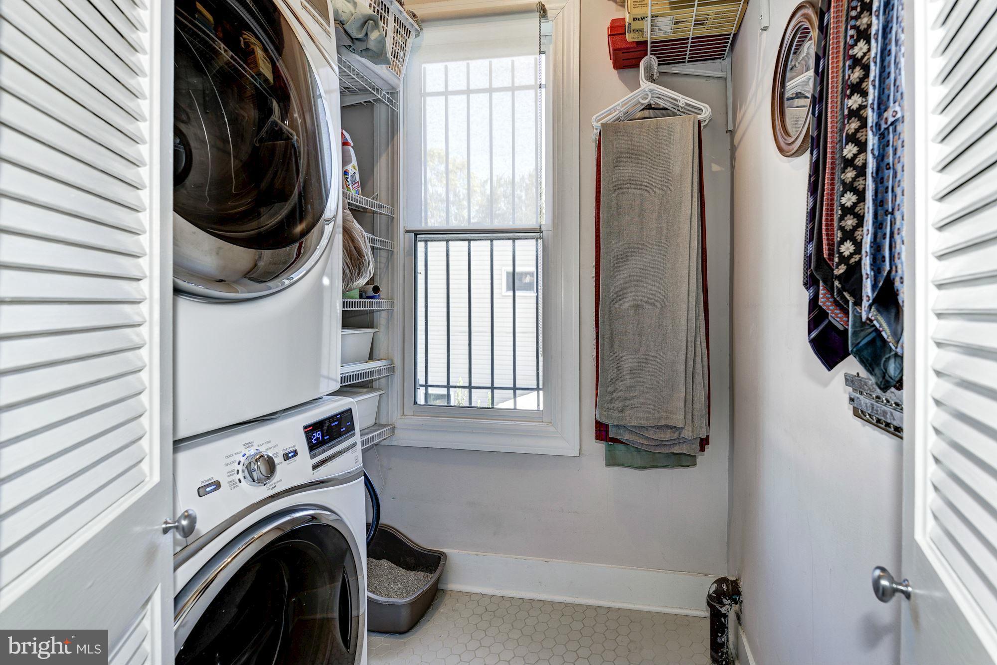 402 K Street Northeast Washington, DC 20002 - Photo 16 of 23 A rare proper laundry room