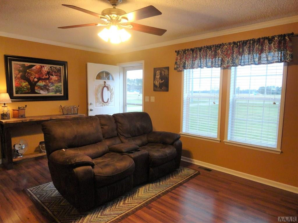 956 South Sandy Hook Road Shiloh, NC 27974 - Photo 3 of 23 Living Room