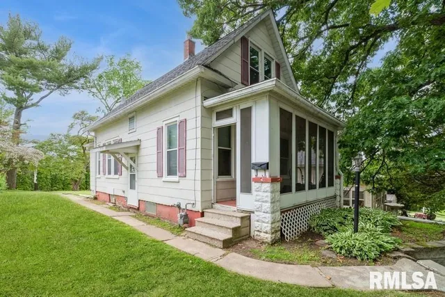 $69,900 | 2308 18th Avenue, Moline, IL 61265