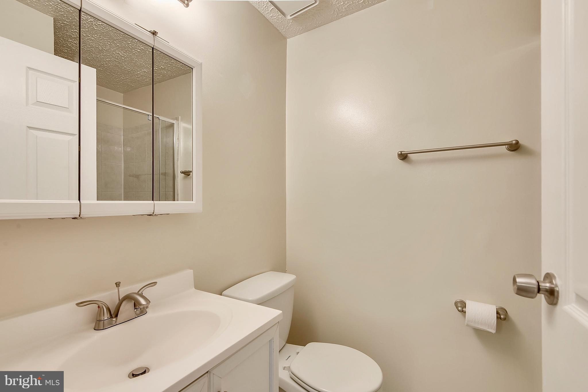 19513 Gunners Branch Road, Unit B512 Germantown, MD 20876 - Photo 14 of 26 Bath