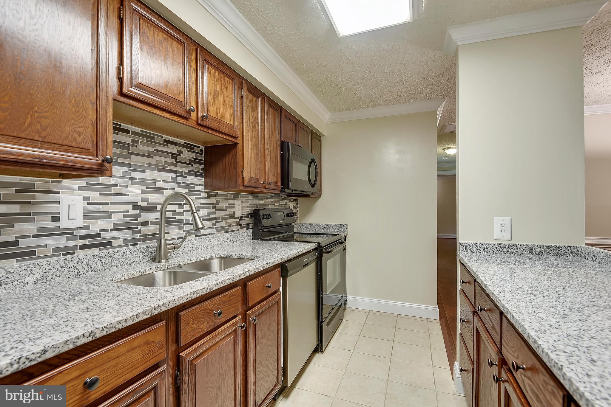 19513 Gunners Branch Road, Unit B512 Germantown, MD 20876 - Photo 5 of 26 Kitchen