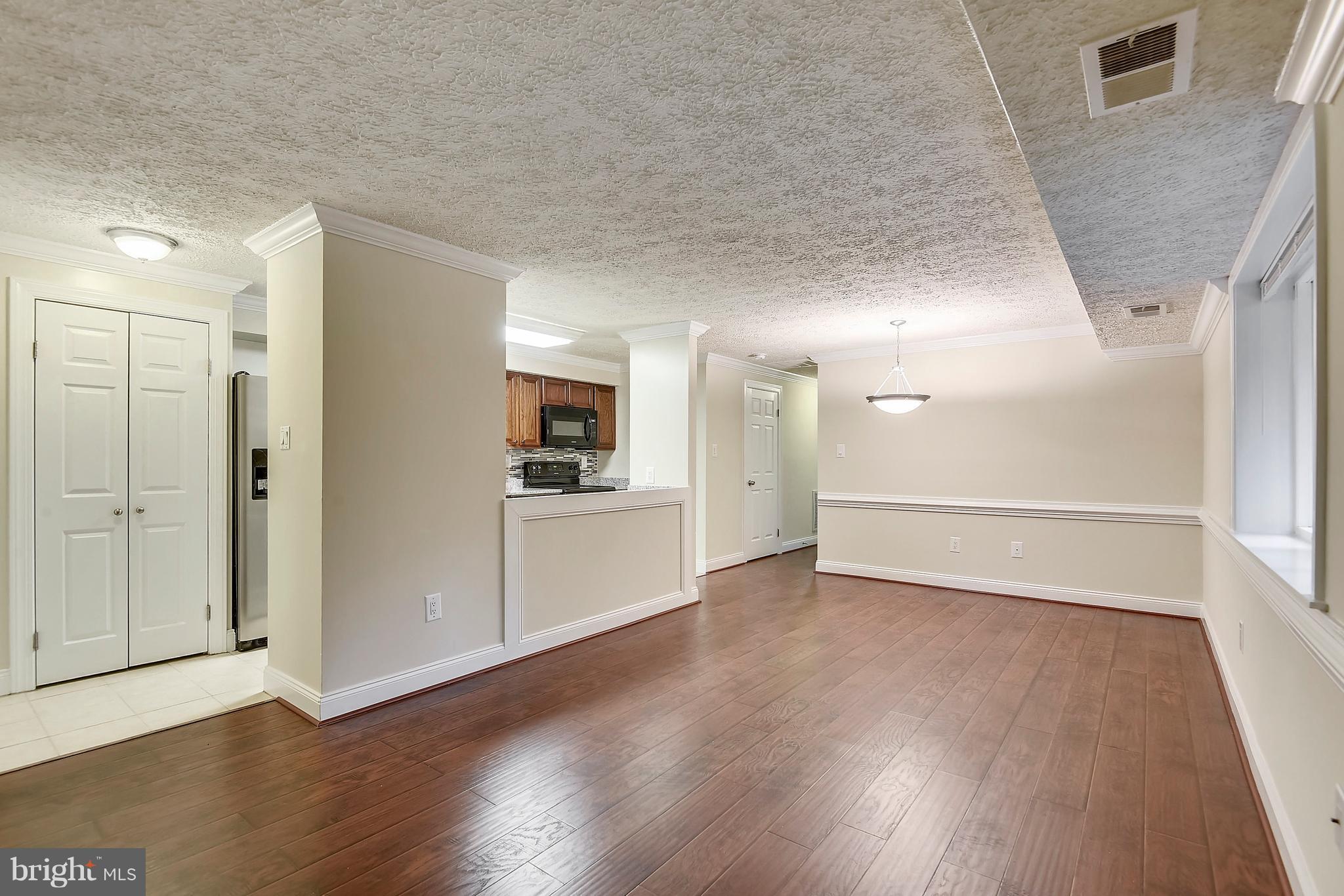19513 Gunners Branch Road, Unit B512 Germantown, MD 20876 - Photo 6 of 26 Living Room