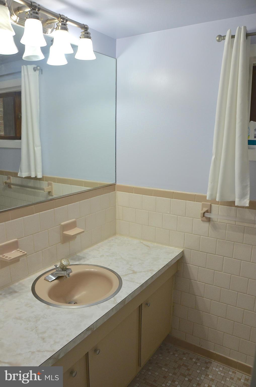 3232 Rolling Road Edgewater, MD 21037 - Photo 22 of 29 Bath