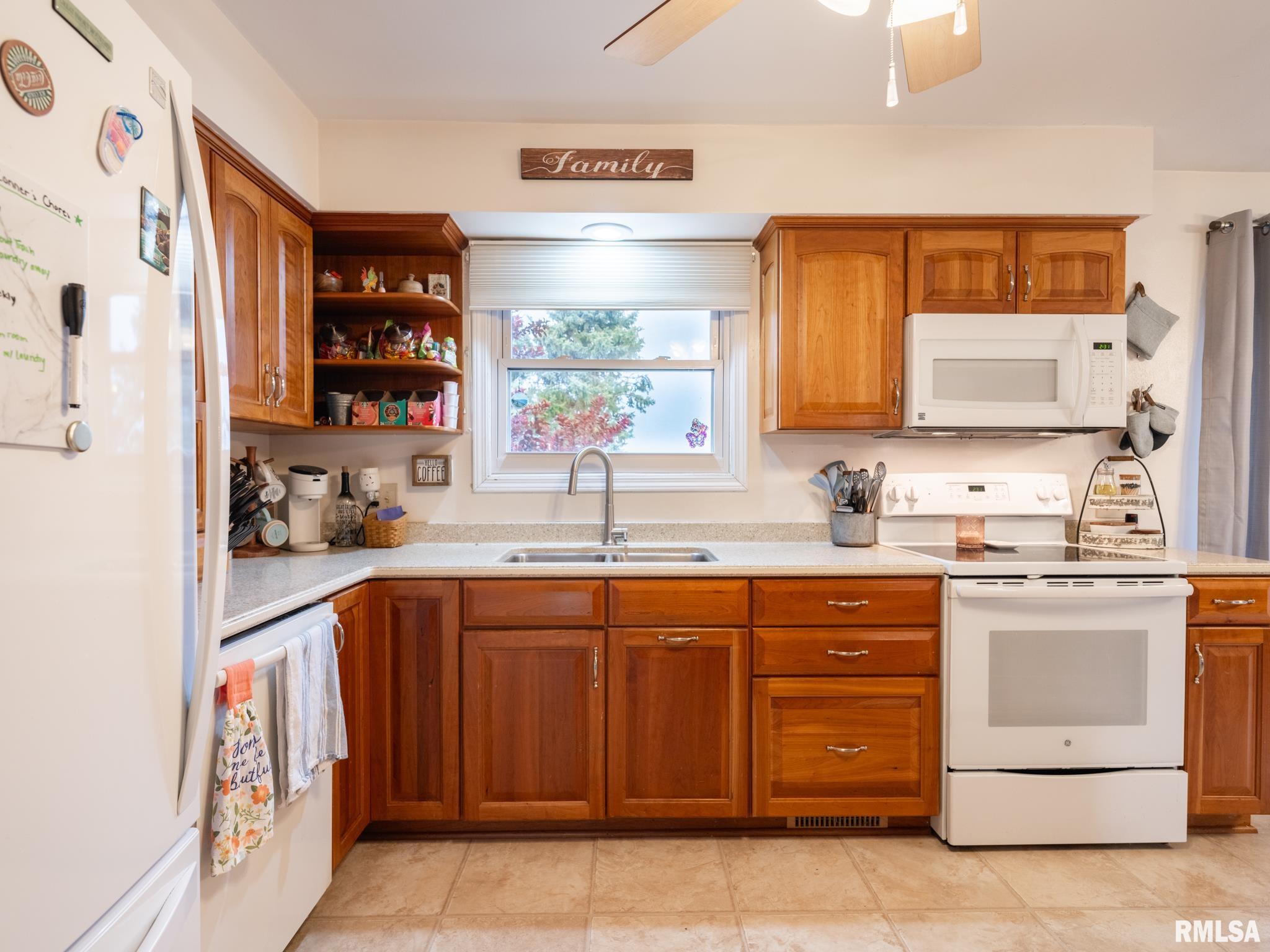 10157 Arrow Road Tremont, IL 61568 - Photo 6 of 31