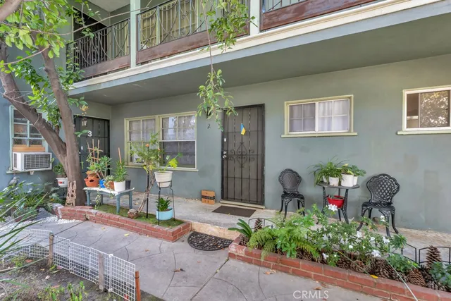 $1,450,000 | 6308 Coldwater Canyon Avenue, North Hollywood, CA 91606