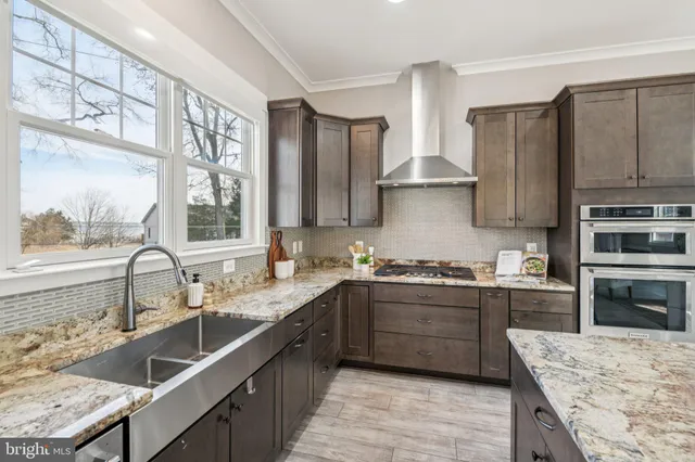 $699,000 | 3641 Beach Dr Boulevard, Edgewater, MD 21037