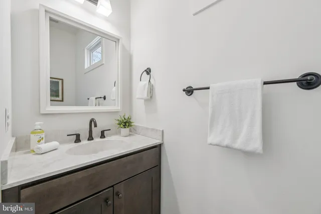 $699,000 | 3641 Beach Dr Boulevard, Edgewater, MD 21037