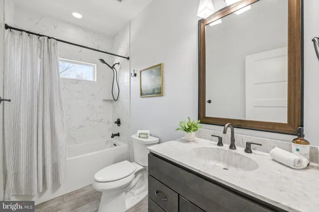 $699,000 | 3641 Beach Dr Boulevard, Edgewater, MD 21037