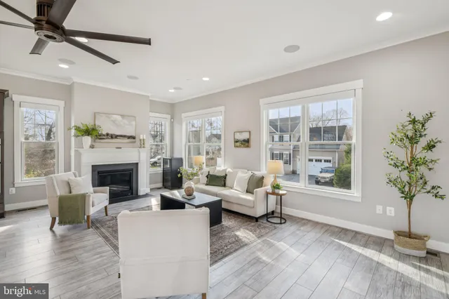 $699,000 | 3641 Beach Dr Boulevard, Edgewater, MD 21037