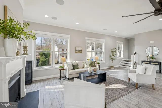 $699,000 | 3641 Beach Dr Boulevard, Edgewater, MD 21037