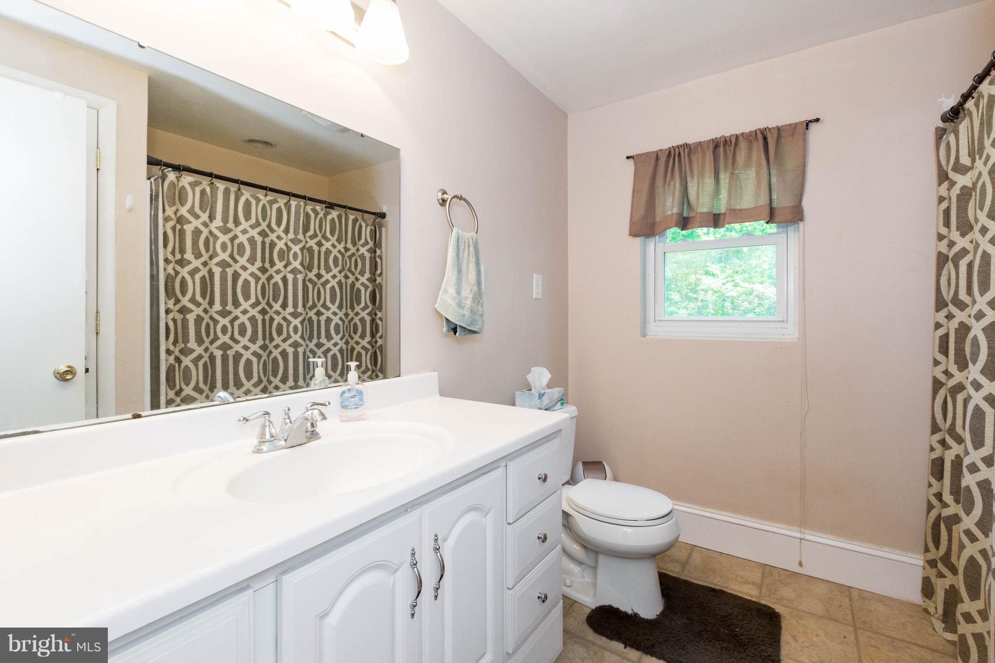 5004 Reels Mill Road Frederick, MD 21704 - Photo 17 of 30 Full Bathroom One