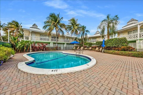 $220,000 | 2124 Northeast 5th Avenue, Unit 212, Wilton Manors, FL 33305