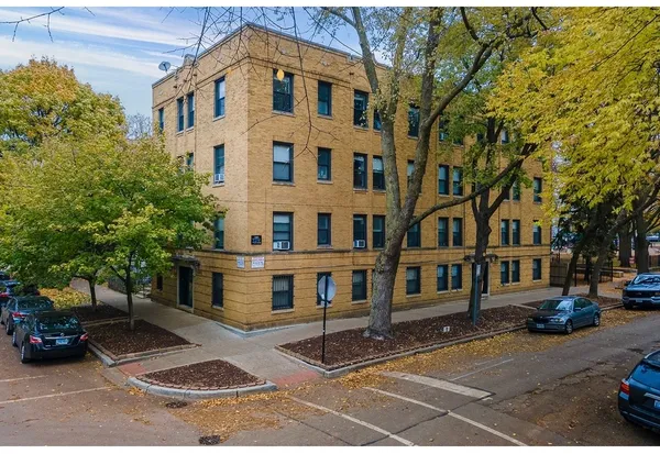 $1,775 | 1056 West Lill Avenue, Unit 1, Chicago, IL 60614