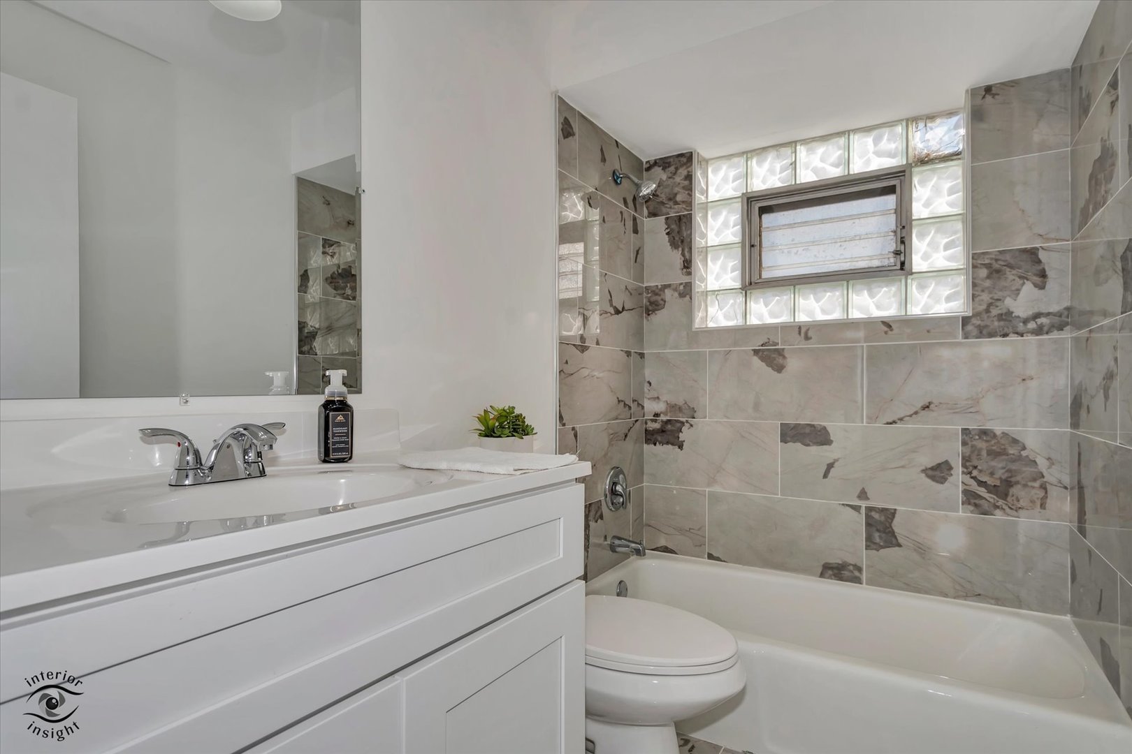 6317 West 64th Place, Unit 2S Chicago, IL 60638 - Photo 16 of 25