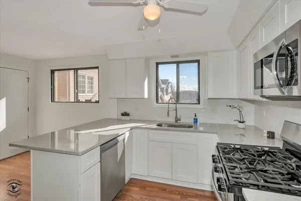 $185,000 | 6317 West 64th Place, Unit 2S, Chicago, IL 60638