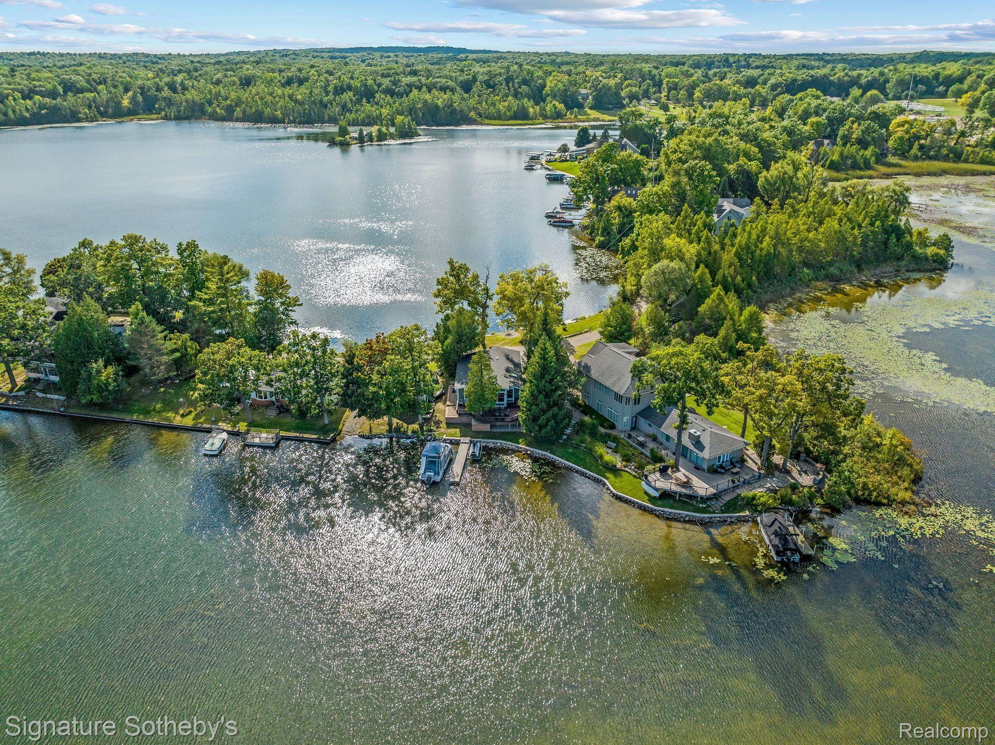 544 Deerpoint Road Leonard, MI 48367 - Photo 2 of 43 Gallery Image 2