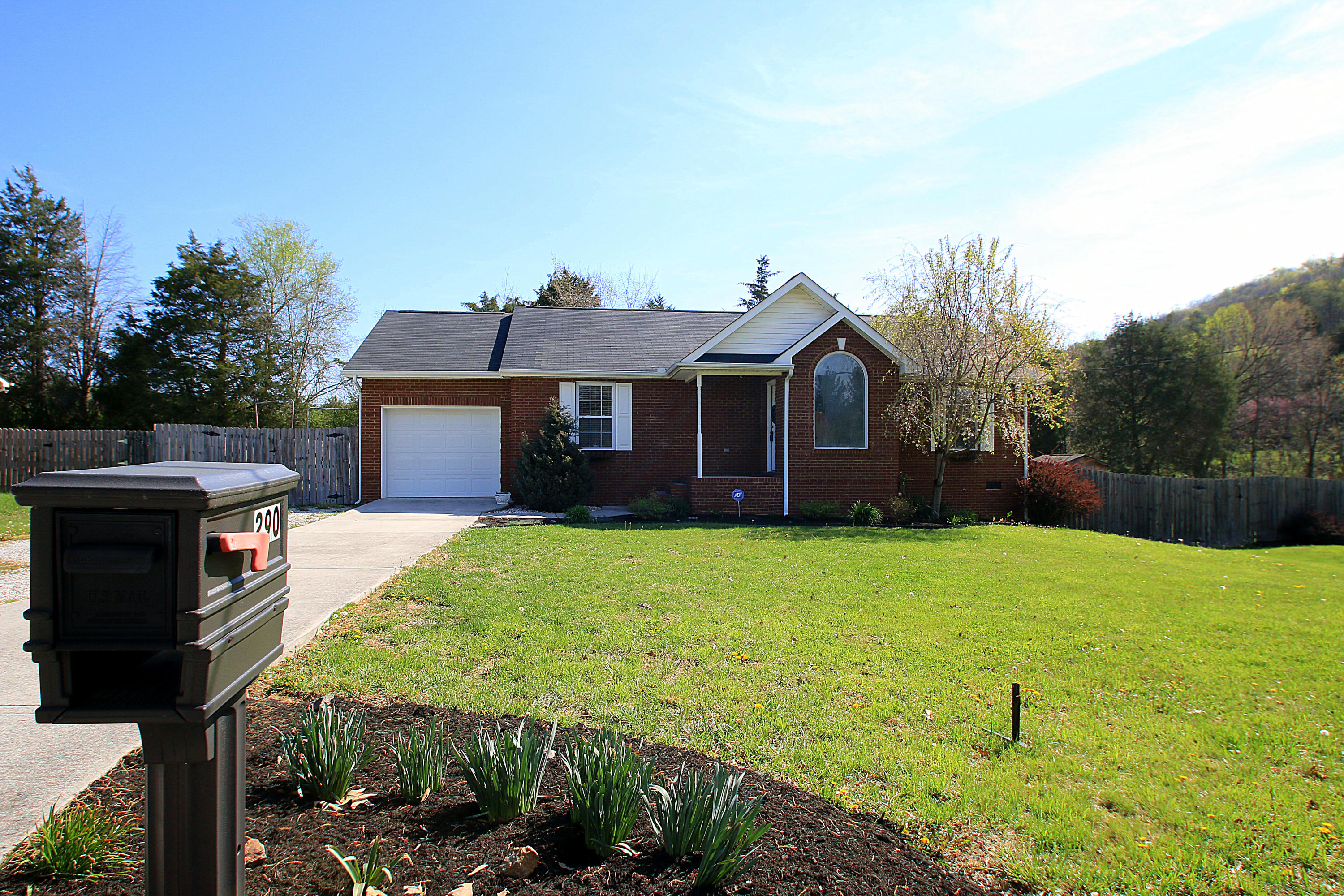 290 Green Acres Road Maynardville, TN 37807 - Photo 2 of 27 25-IMG_2890