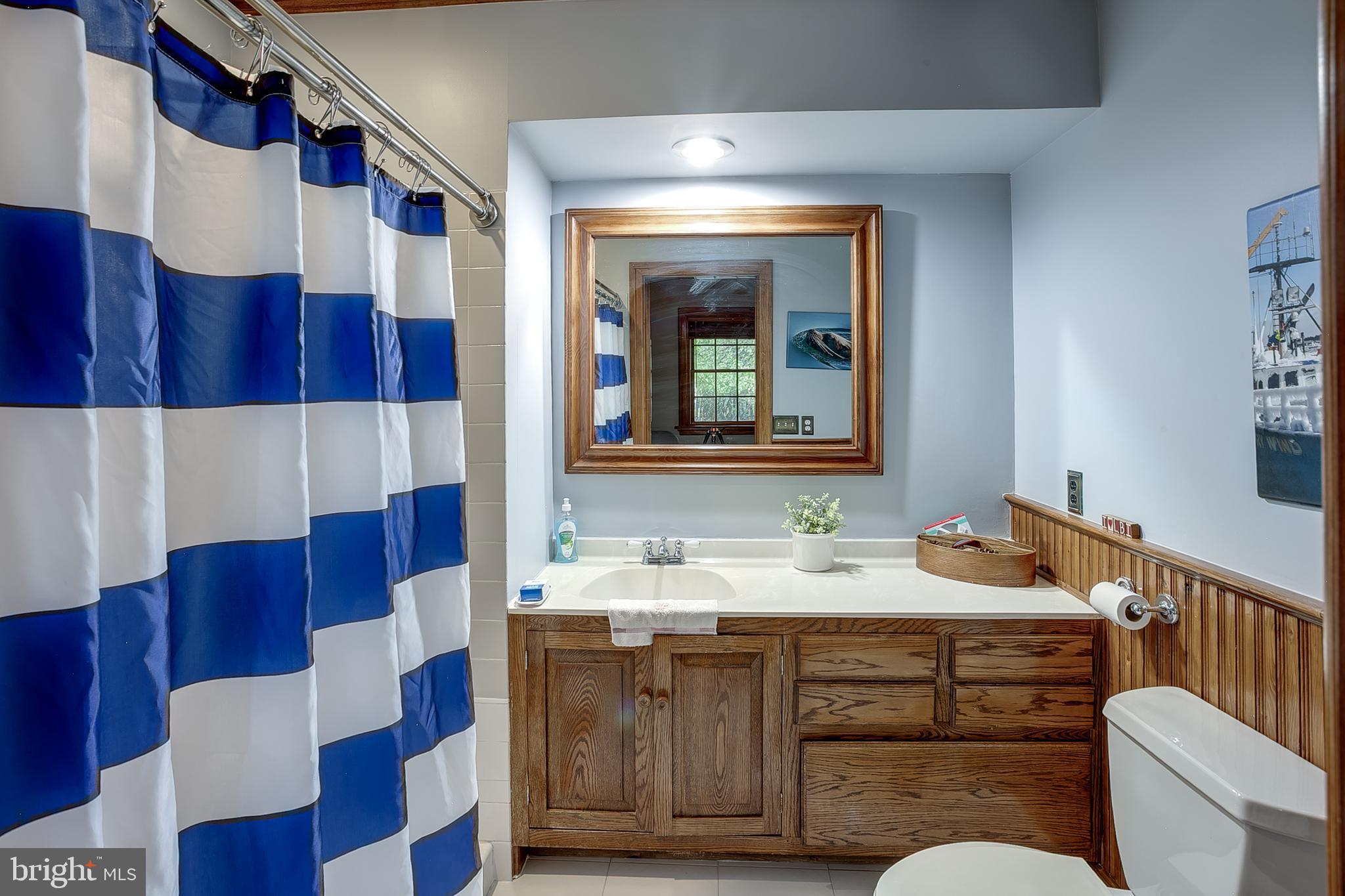 5 Henry Street Delran, NJ 08075 - Photo 16 of 32 1st Floor Primary Full Bathroom