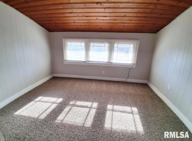 $675 | 513 West Loucks Avenue, Peoria, IL 61604