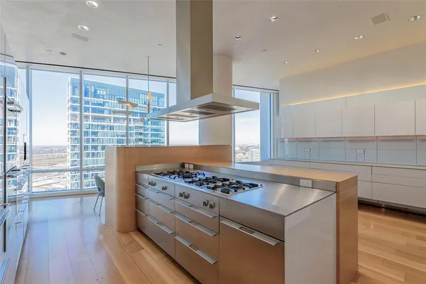 $6,495,000 | 2430 Victory Park Lane, Unit 3001, Dallas, TX 75219