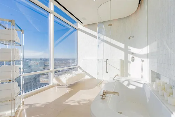 $6,495,000 | 2430 Victory Park Lane, Unit 3001, Dallas, TX 75219