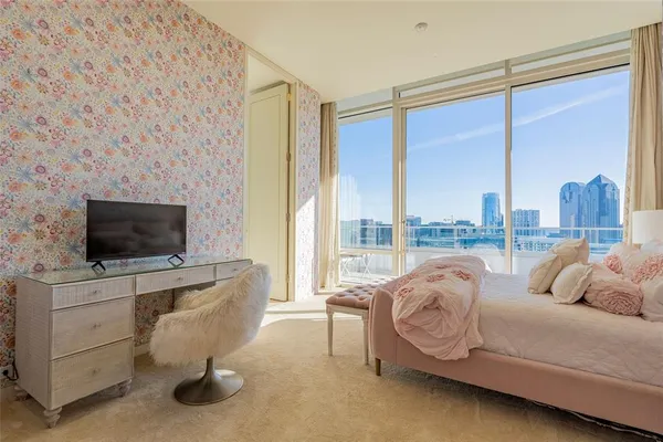 $6,495,000 | 2430 Victory Park Lane, Unit 3001, Dallas, TX 75219