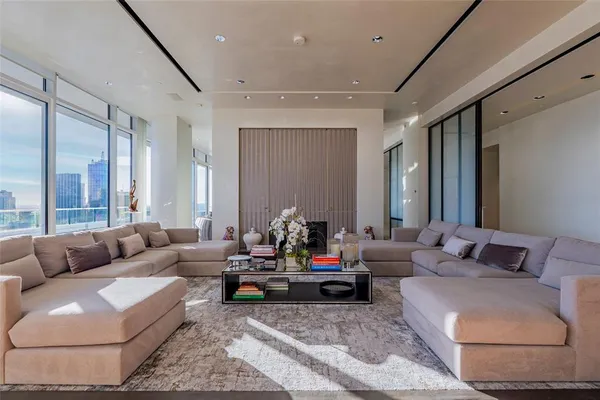 $6,495,000 | 2430 Victory Park Lane, Unit 3001, Dallas, TX 75219