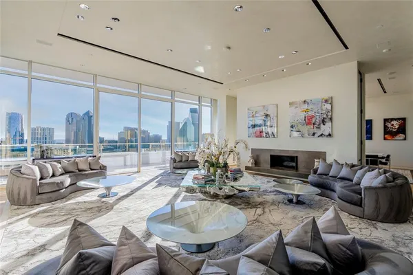$6,495,000 | 2430 Victory Park Lane, Unit 3001, Dallas, TX 75219