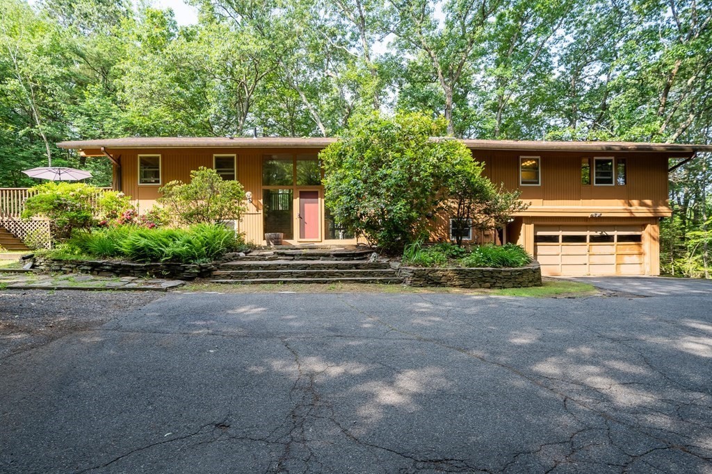 255 Market Hill Road Amherst, MA 01002 - Photo 1 of 1 Gallery Image 1