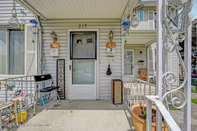 a view of walk in closet