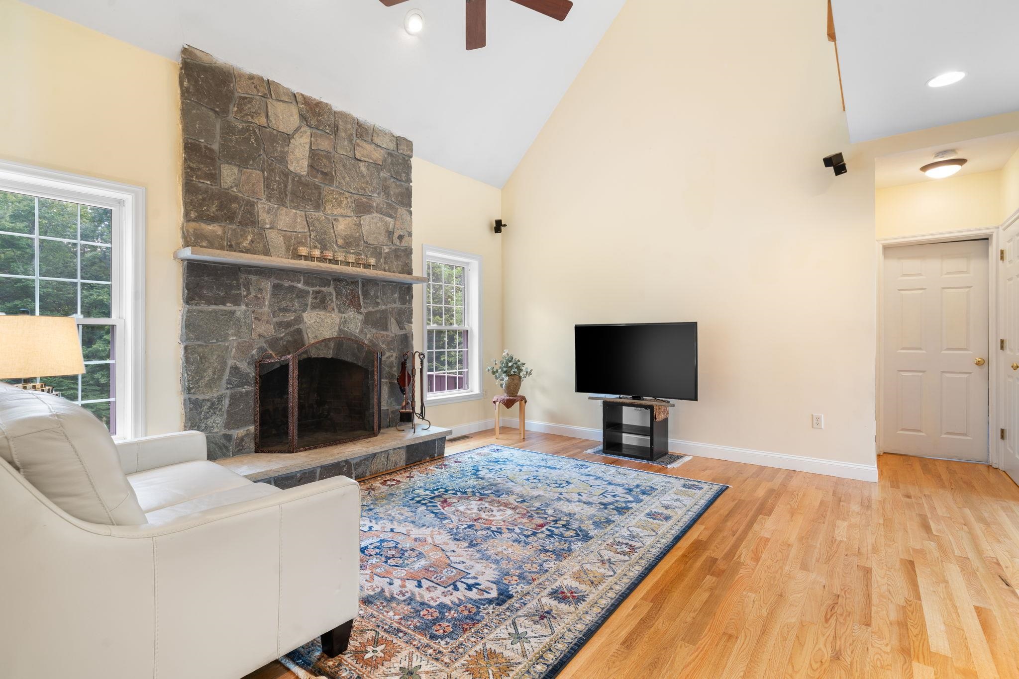 84 Searles Road Windham, NH 03087 - Photo 13 of 54