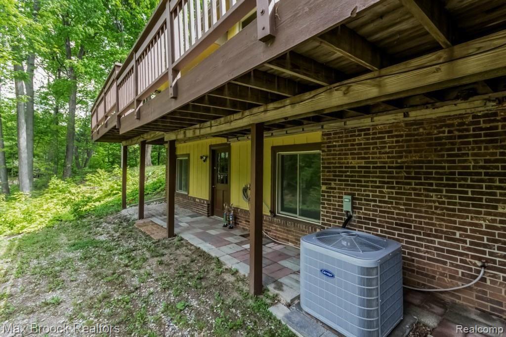 1709 Lakeville Road Leonard, MI 48367 - Photo 38 of 47