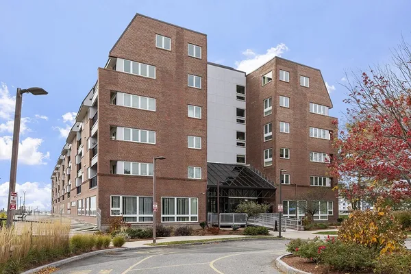 $369,900 | 154 Lynnway, Unit 205, Lynn, MA 01902