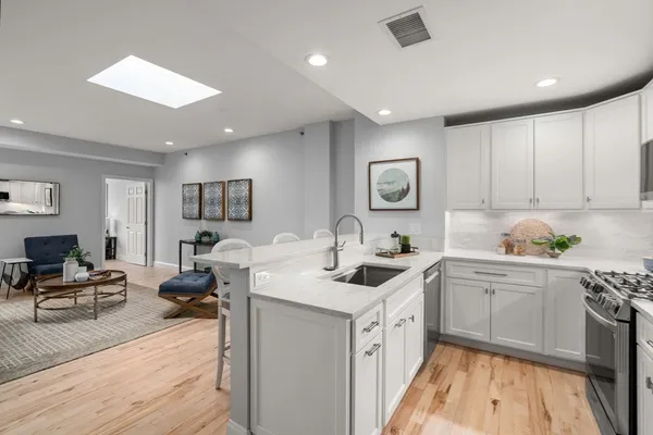 $1,299,999 | 110-112 Cypress Street, Unit PH3, Brookline, MA 02445