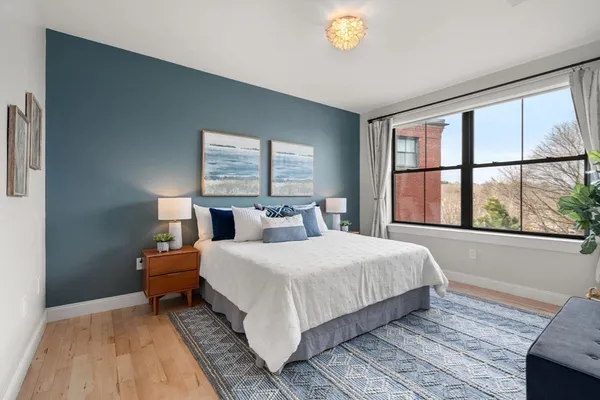 $1,299,999 | 110-112 Cypress Street, Unit PH3, Brookline, MA 02445