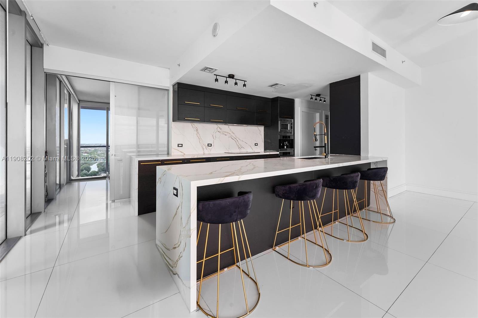 900 Biscayne Boulevard, Unit PH6201 Miami, FL 33132 - Photo 21 of 73