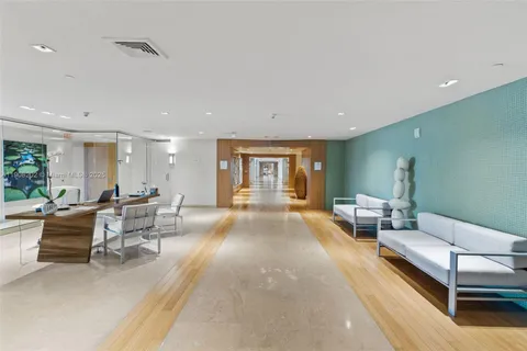 $3,350,000 | 900 Biscayne Boulevard, Unit PH6201, Miami, FL 33132